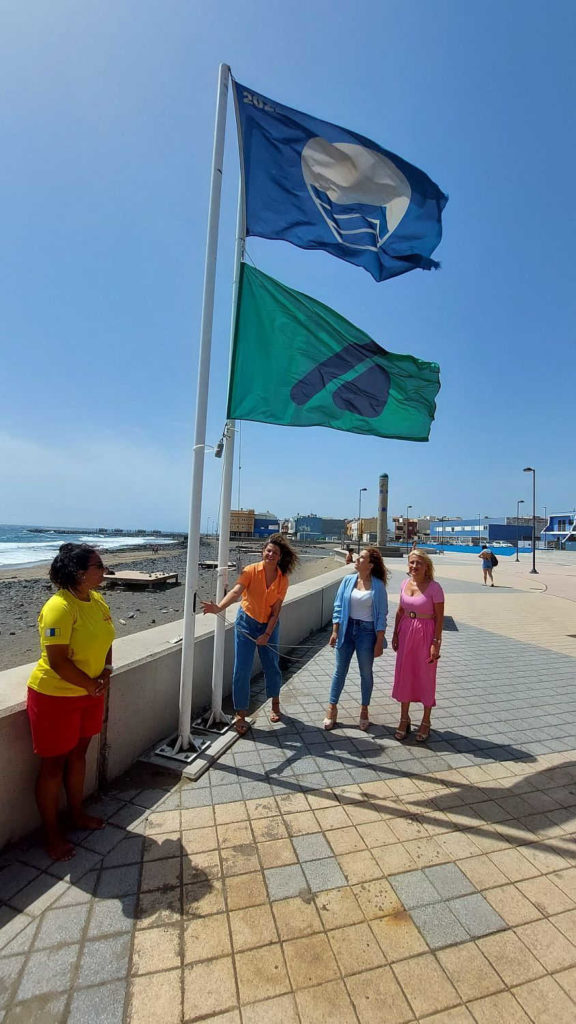 Playa del Burrero Hinweisfahne für Sehbehinderte und Menschen mit Farbenblindheit Bild von ingenio.es